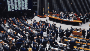 Aança PEC que amplia repasses aos municípios e cria fundos para Sul e Sudeste